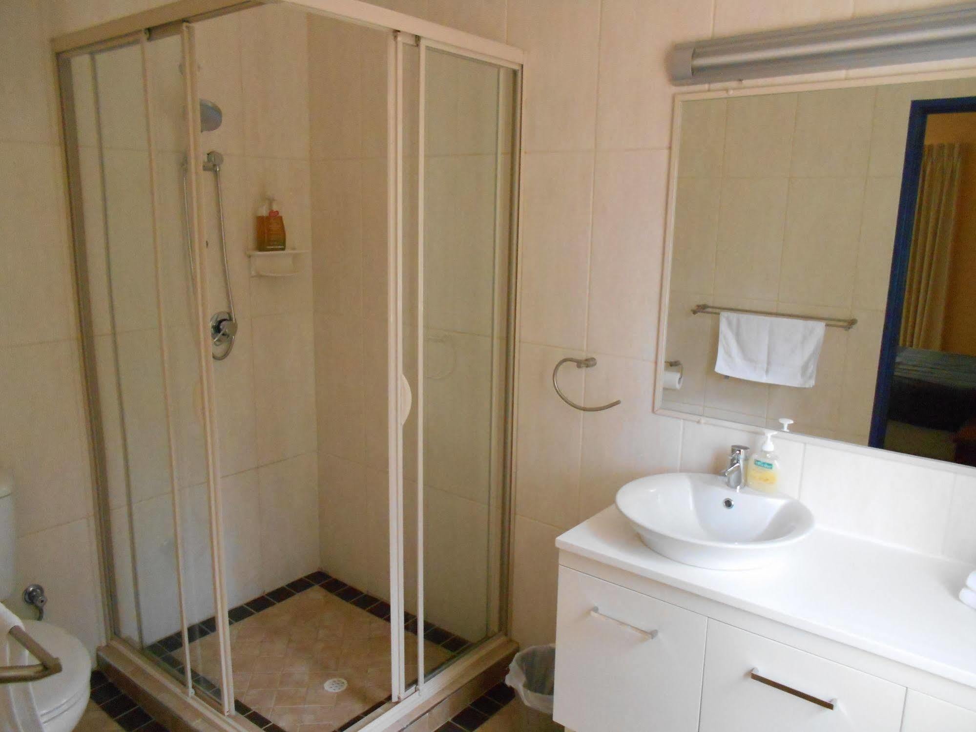 Chalets On Stoneville Редклиф Екстериор снимка